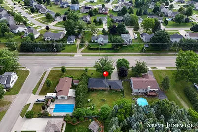 8261 Cottonwood Drive, Jenison, MI 49428 - Photo 36