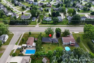 8261 Cottonwood Dr, Jenison, MI 49428 - Photo 36