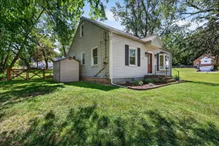 754 Collindale Ave NW, Grand Rapids, MI 49504 - Photo 2