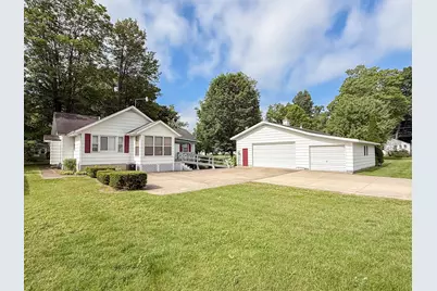 205 Haines Street, Dowagiac, MI 49047 - Photo 2