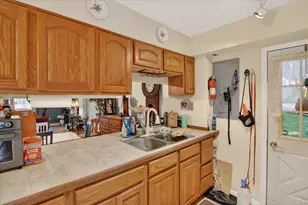 9621 Lakeview Dr, Jerome, MI 49249 - Photo 10