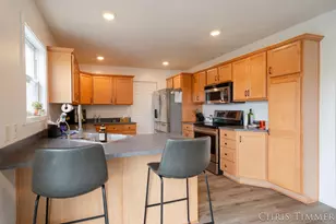1877 Sun Park Dr, Zeeland, MI 49464 - Photo 12