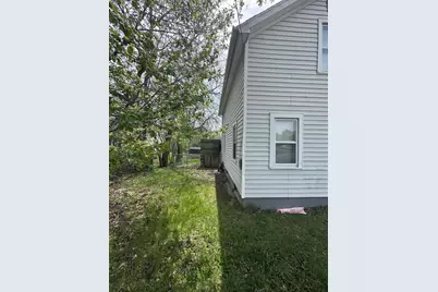 1002 E Oliver Street, Owosso, MI 48867 - Photo 8