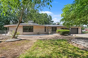 2631 Hillview Ln, Saint Joseph, MI 49085 - Photo 4
