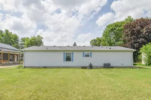 817 Williams Dr, Quincy, MI 49082 - Photo 2