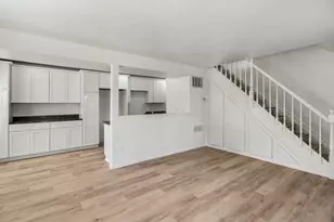 3124 Beechtree Ct, Lake Orion, MI 48360 - Photo 4