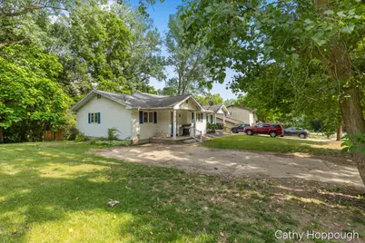 610-612 N Dexter Street, Ionia, MI 48846 - Photo 6