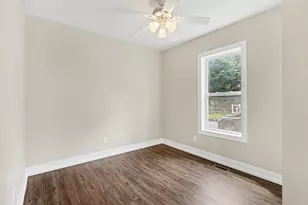 143 S State St, Zeeland, MI 49464 - Photo 12