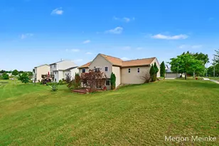 105 Pineview Dr, Belding, MI 48809 - Photo 26