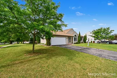 105 Pineview Drive, Belding, MI 48809 - Photo 2