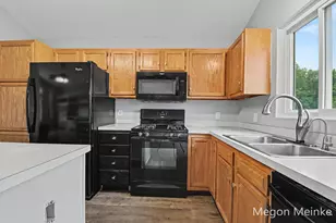 105 Pineview Dr, Belding, MI 48809 - Photo 6
