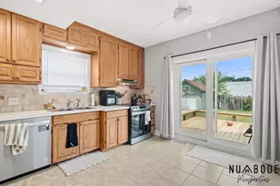 933 Crescent St NE, Grand Rapids, MI 49503 - Photo 20