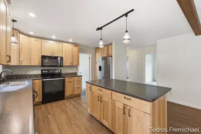 2423 Ridgefield Road, Portage, MI 49024 - Photo 8