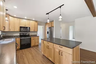 2423 Ridgefield Rd, Portage, MI 49024 - Photo 8
