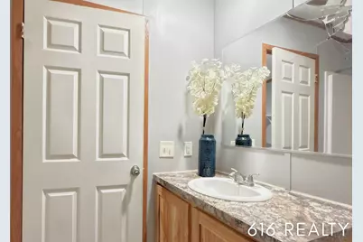 72 N Green Meadow Street SE, Grand Rapids, MI 49548 - Photo 12