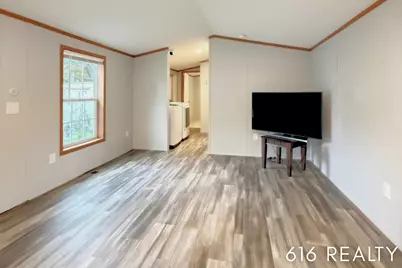 72 N Green Meadow Street SE, Grand Rapids, MI 49548 - Photo 6