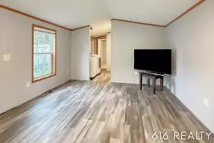 72 N Green Meadow St SE, Grand Rapids, MI 49548 - Photo 6