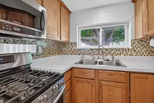 201 Tipperary St, Michigan Center, MI 49254 - Photo 6