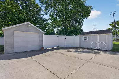 201 Tipperary Street, Michigan Center, MI 49254 - Photo 34