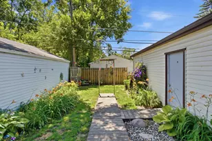 25073 Andover Dr, Dearborn Heights, MI 48125 - Photo 24