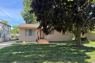 2060 Oakcrest Rd, Sterling Heights, MI 48310 - Photo 4