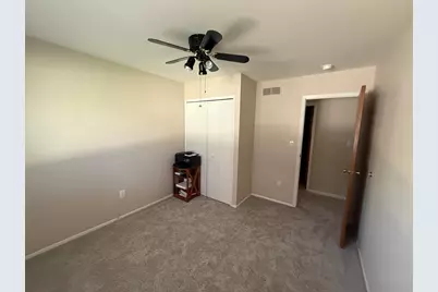 2060 Oakcrest Road, Sterling Heights, MI 48310 - Photo 14