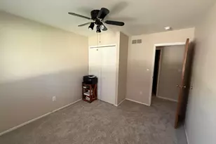 2060 Oakcrest Rd, Sterling Heights, MI 48310 - Photo 14