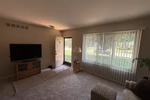 2060 Oakcrest Rd, Sterling Heights, MI 48310 - Photo 12