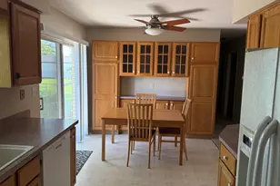 2060 Oakcrest Rd, Sterling Heights, MI 48310 - Photo 10