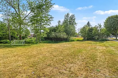 701 W Loomis Street, Ludington, MI 49431 - Photo 24