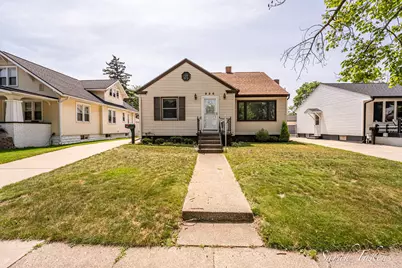 926 Franklin Avenue, Grand Haven, MI 49417 - Photo 2