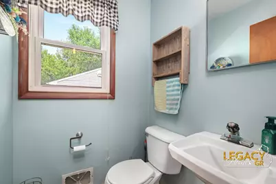 1031 Worcester Drive NE, Grand Rapids, MI 49505 - Photo 16