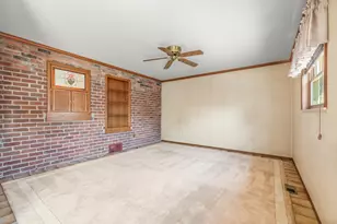 9709 Laurence Ave, Allen Park, MI 48101 - Photo 10