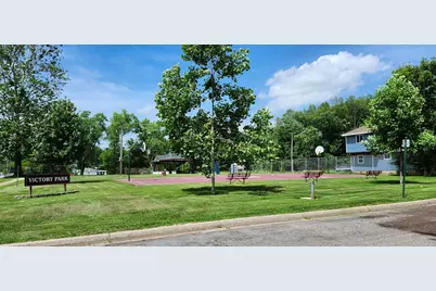 808 Victory Street, Buchanan, MI 49107 - Photo 10