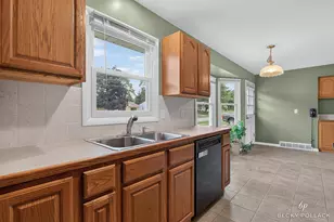 1712 41st St SW, Wyoming, MI 49519 - Photo 8