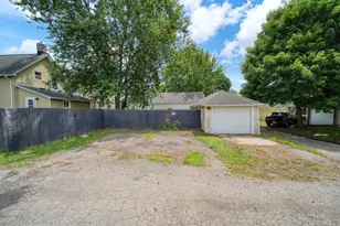 228 N Thompson St, Jackson, MI 49202 - Photo 42