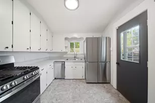 228 N Thompson St, Jackson, MI 49202 - Photo 20
