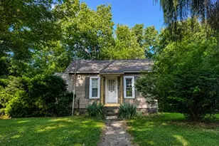 137 Park Ave, Allegan, MI 49010 - Photo 1
