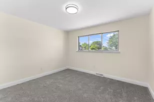 14358 Talbot Dr, Warren, MI 48088 - Photo 22