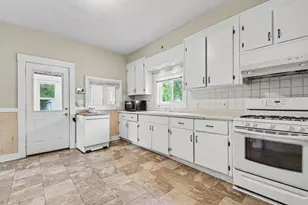 2041 Edgewood Ave NE, Grand Rapids, MI 49505 - Photo 6