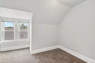 2041 Edgewood Ave NE, Grand Rapids, MI 49505 - Photo 10