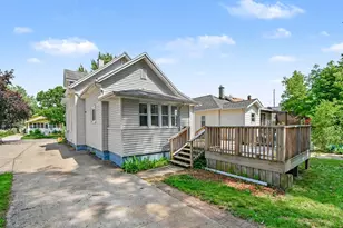 2041 Edgewood Ave NE, Grand Rapids, MI 49505 - Photo 16