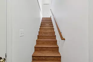 107 Commons Cir, Saline, MI 48176 - Photo 2