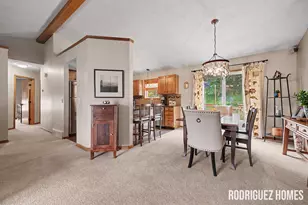2007 Sandrel Dr NE, Grand Rapids, MI 49505 - Photo 4