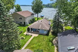 11169 Lakeshore Dr, Three Rivers, MI 49093 - Photo 4