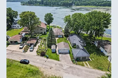 11169 Lakeshore Drive, Three Rivers, MI 49093 - Photo 6