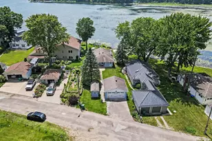 11169 Lakeshore Dr, Three Rivers, MI 49093 - Photo 6
