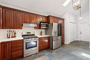 3439 Michael Ln, Saint Joseph, MI 49085 - Photo 8
