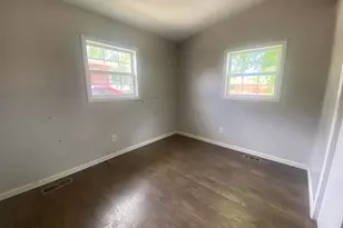 7953 Elm St, Taylor, MI 48180 - Photo 6