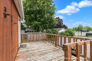 305 S Broadway St, Hastings, MI 49058 - Photo 2